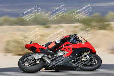 media/Nov-16-2025-Race Pace (Sun) [[8c5fa54630]]/Verified Riders/7-Turn 4 (1155am)/